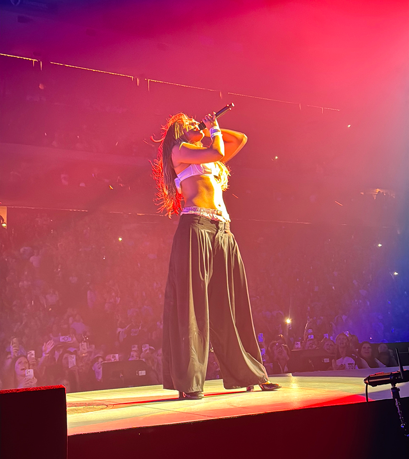 Tate McRae at her concert